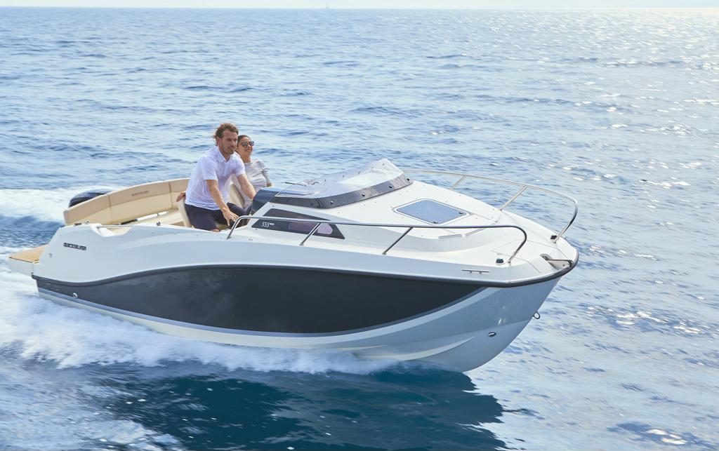 Quicksilver-555-cabin (18)