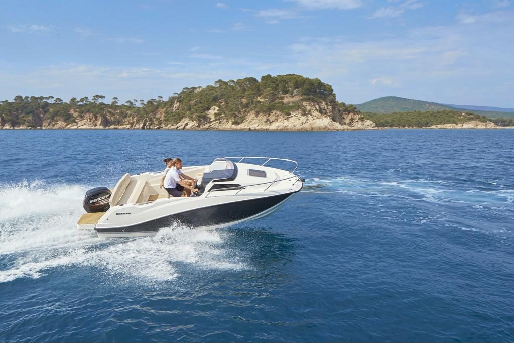 Quicksilver-555-cabin (22)