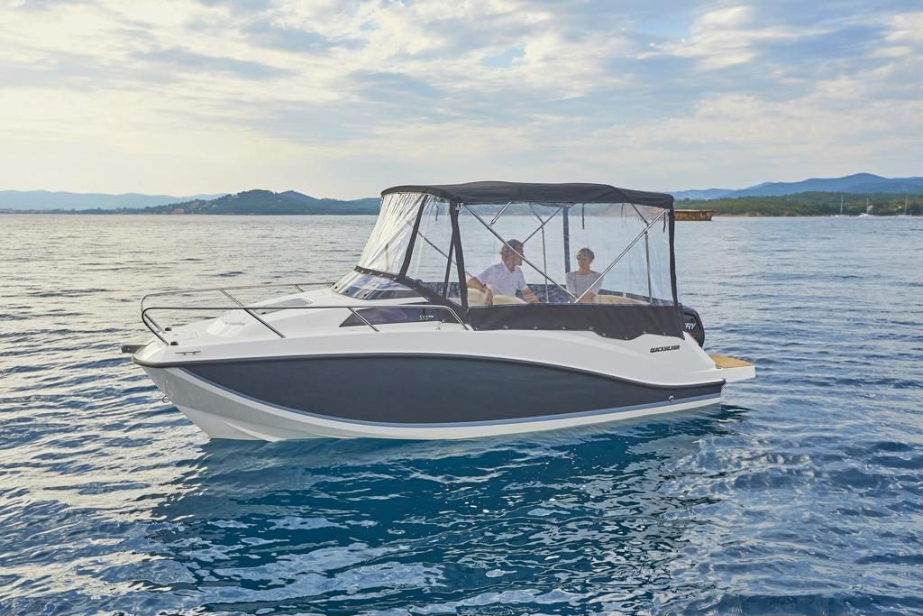 Quicksilver-555-cabin (26)