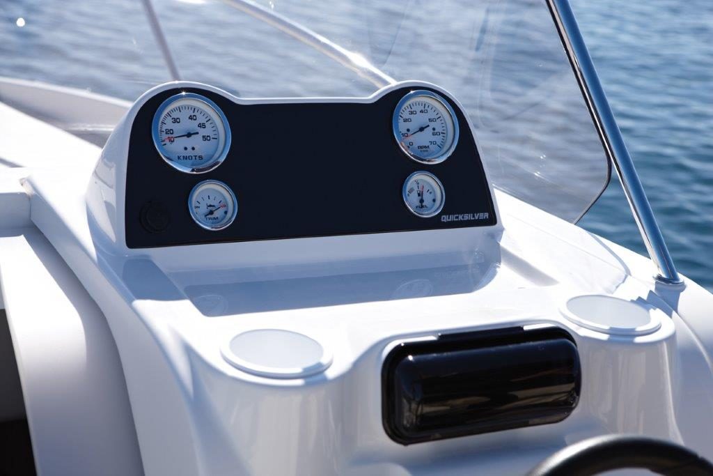 Quicksilver-605-sundeck (4)