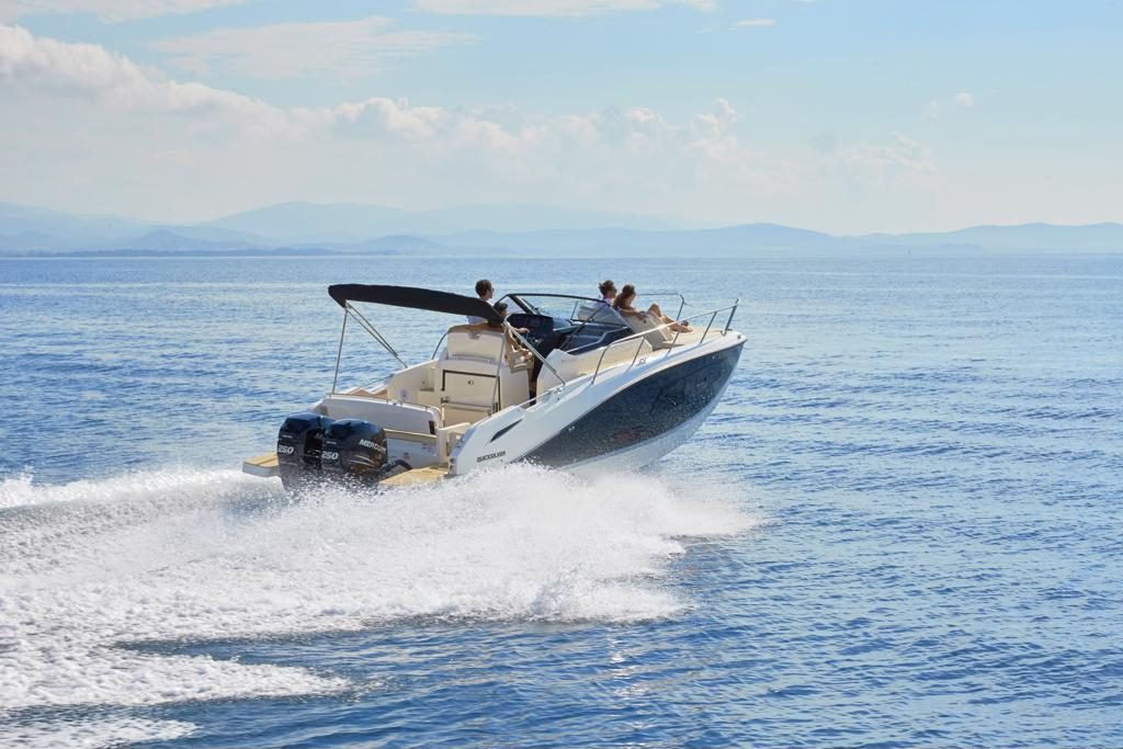 Quicksilver-875-sundeck (2)