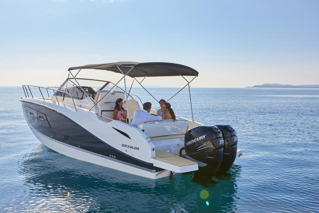 Quicksilver-875-sundeck (25)