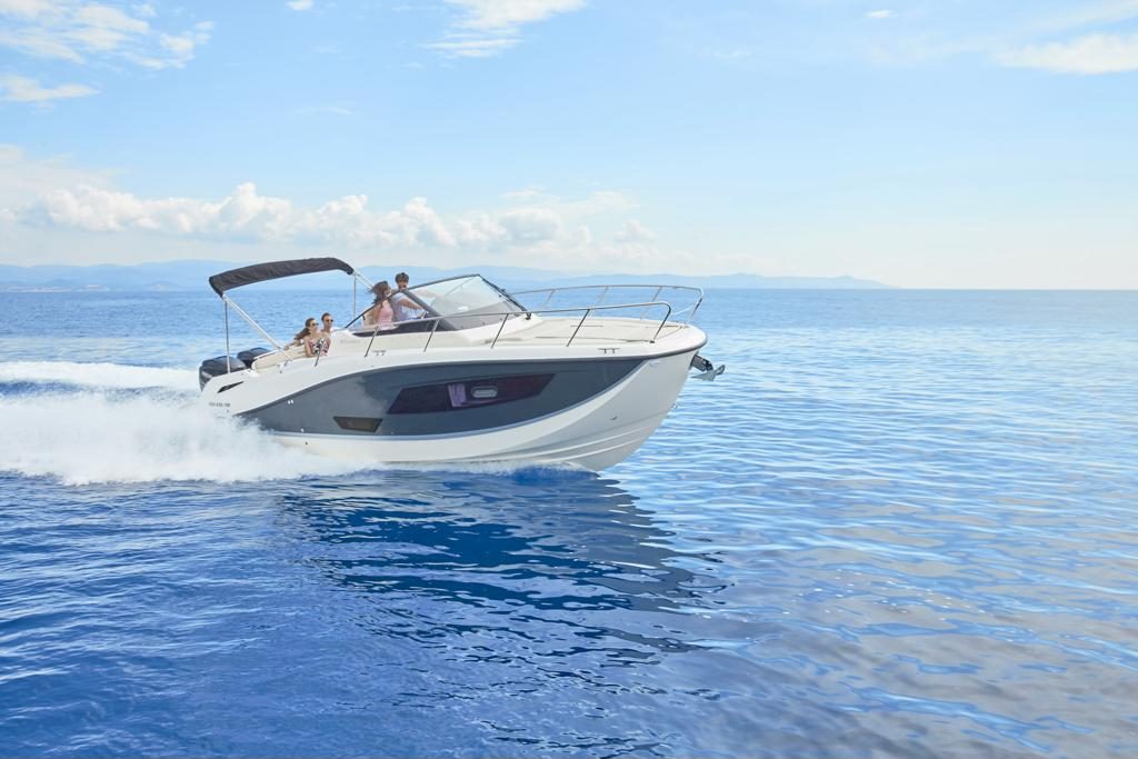 Quicksilver-875-sundeck (6)