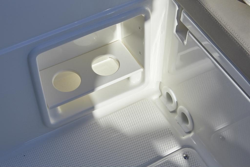 quicksilver-675-sundeck (16)