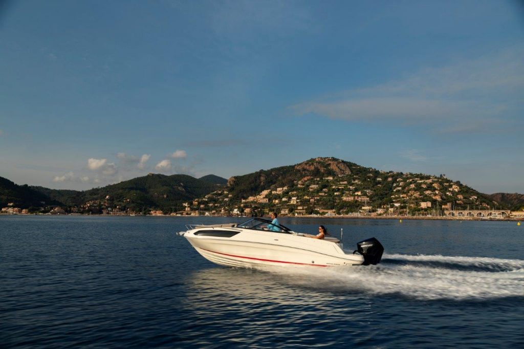 Bayliner-VR6-OB (11)
