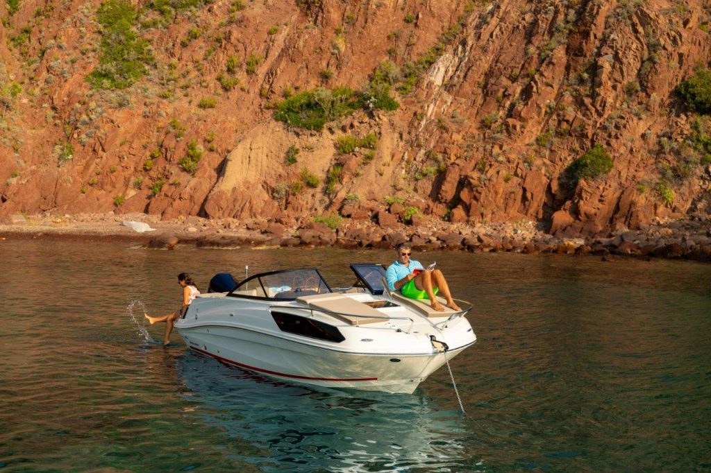 Bayliner-VR6-OB (21)