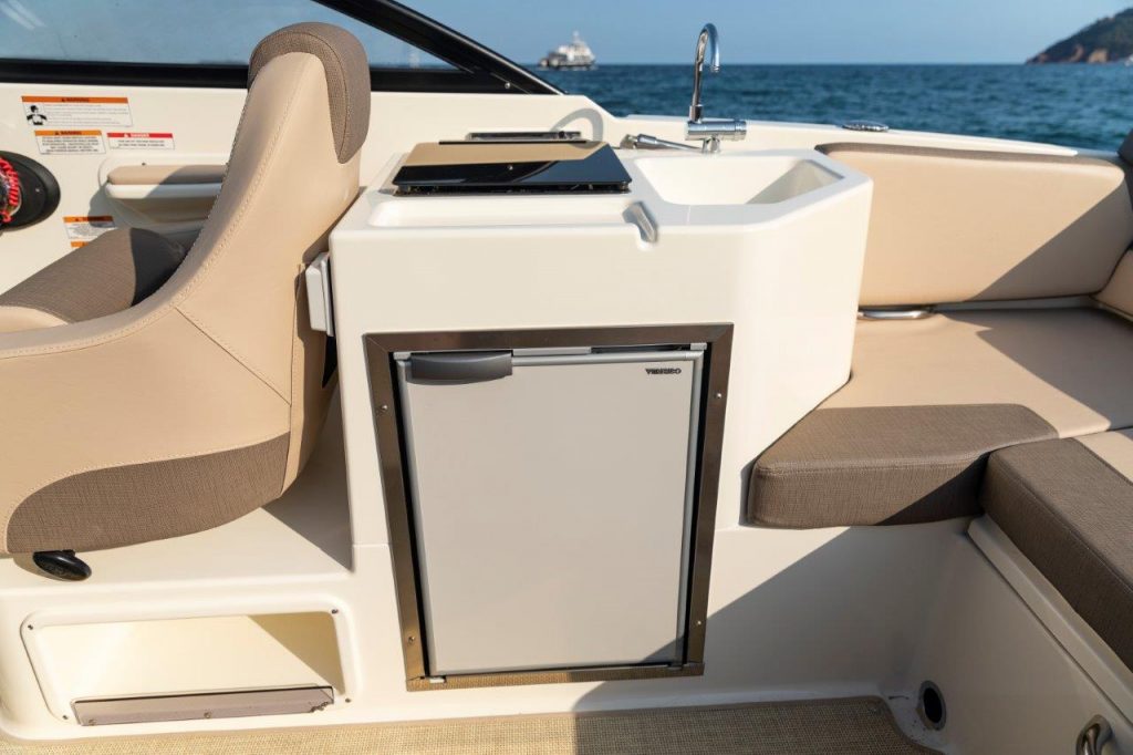 Bayliner-VR6-OB (44)