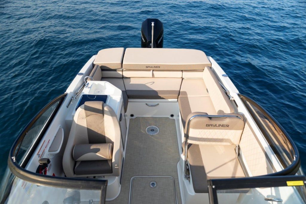 Bayliner-VR6-OB (49)