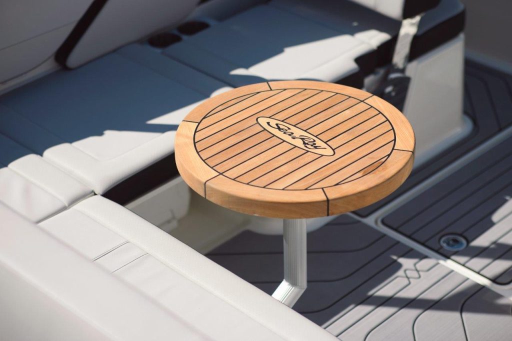 Sea Ray 210 SPOE NEW MODEL (2)