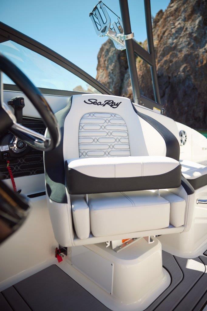 Sea Ray 210 SPOE NEW MODEL (32)