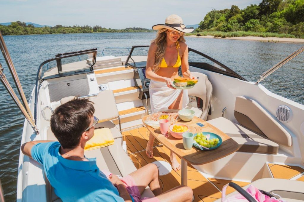 Bayliner C21 Cuddy OB (100)