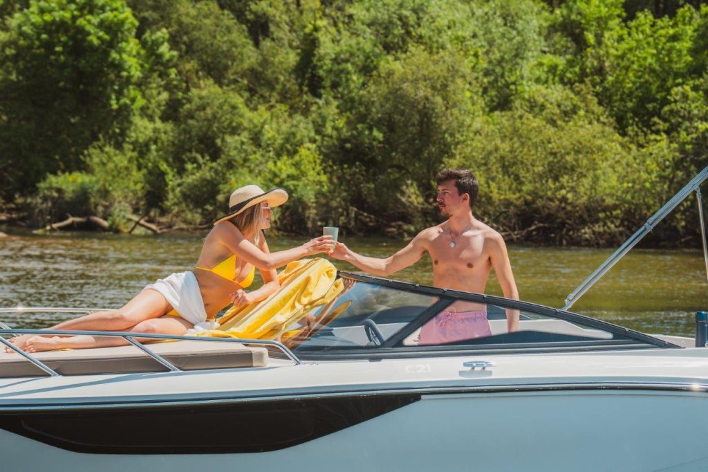 Bayliner C21 Cuddy OB (104)