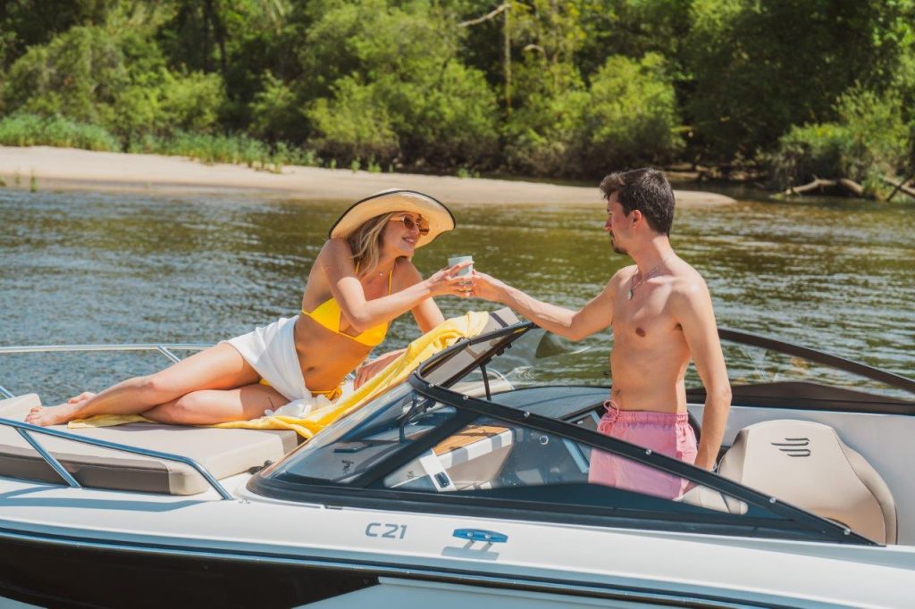 Bayliner C21 Cuddy OB (105)