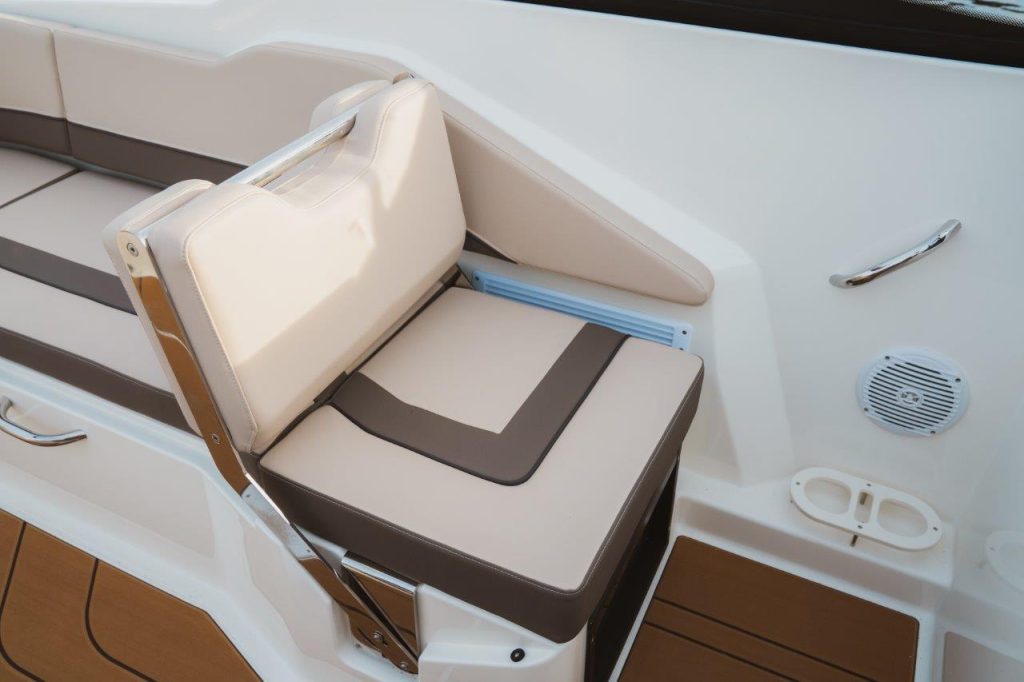 Bayliner C21 Cuddy OB (52)