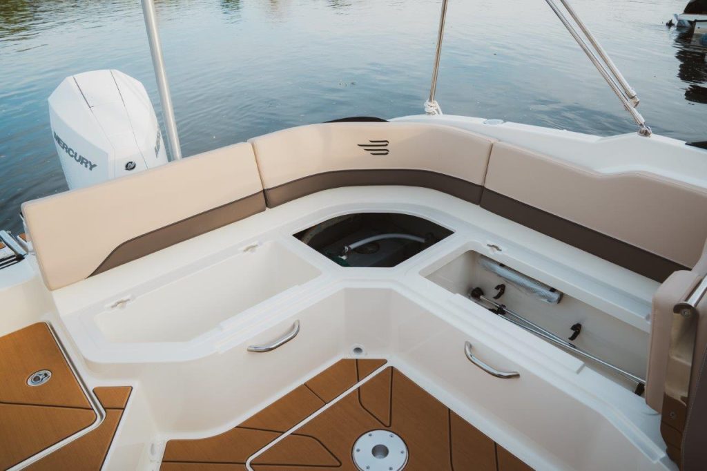 Bayliner C21 Cuddy OB (56)
