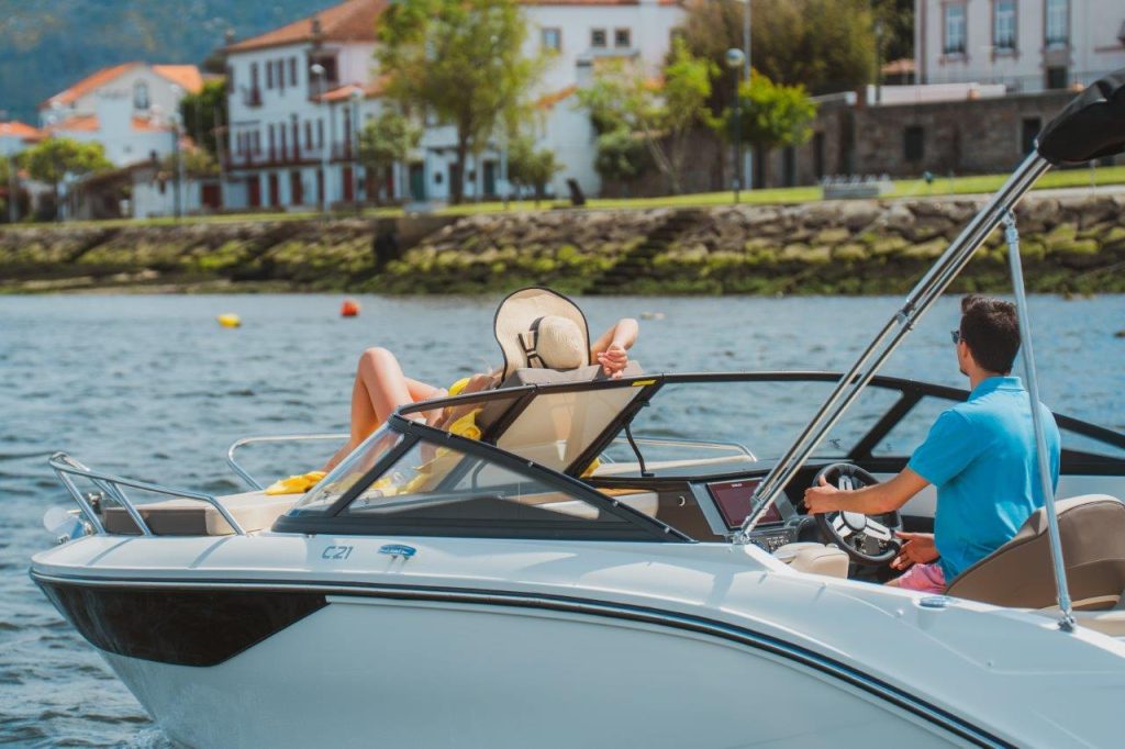 Bayliner C21 Cuddy OB (86)
