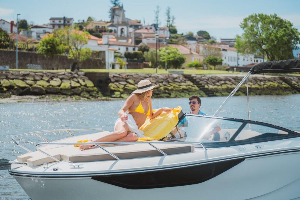 Bayliner C21 Cuddy OB (90)