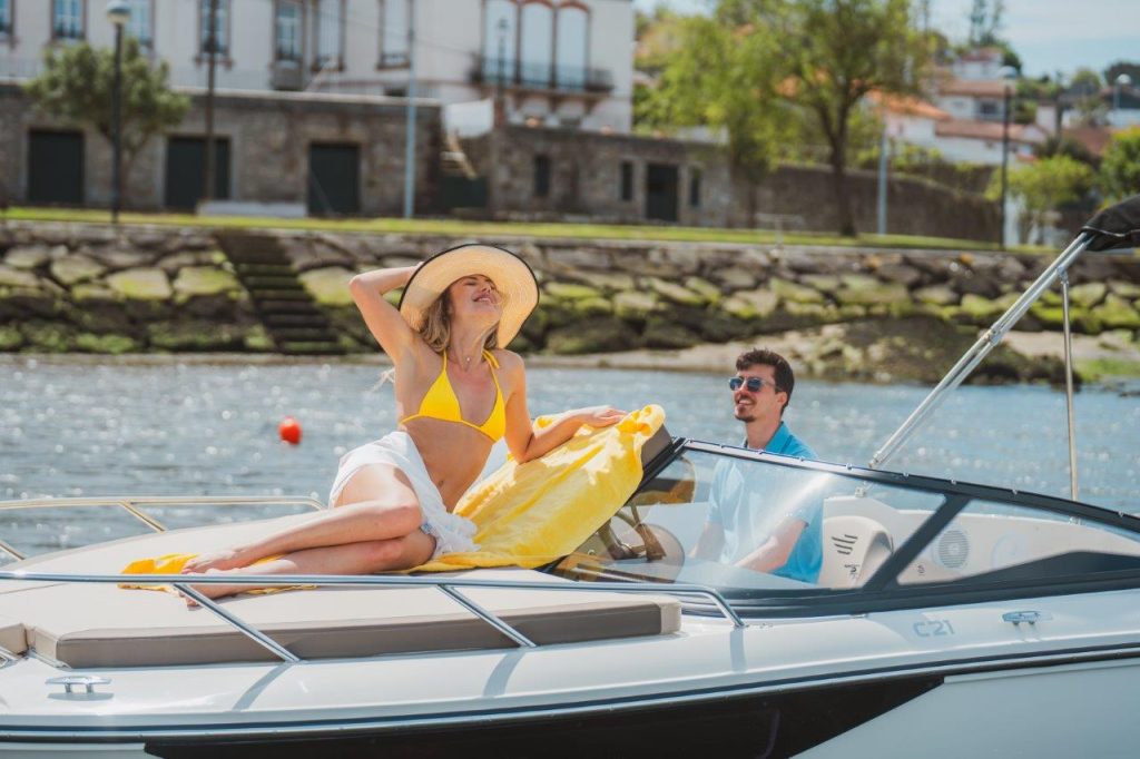 Bayliner C21 Cuddy OB (91)