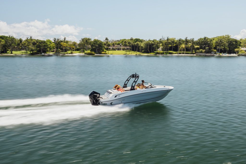 Bayliner VR6 ob