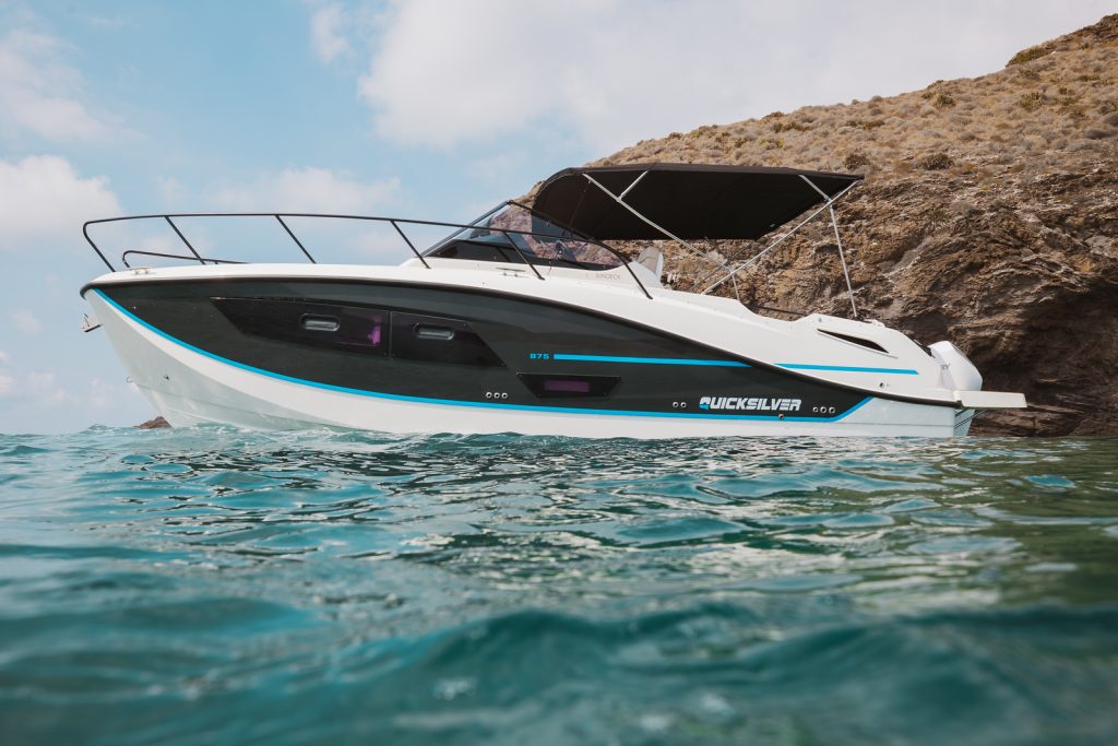 Quicksilver 875 Sundeck 2025 (1)