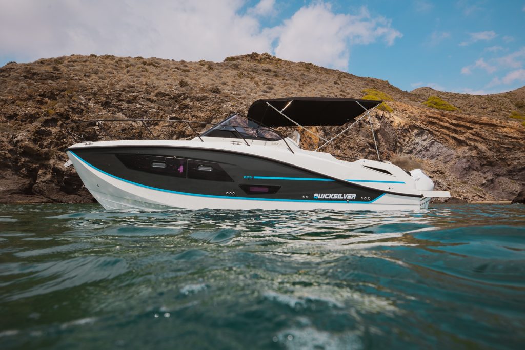 Quicksilver 875 Sundeck 2025 (23)