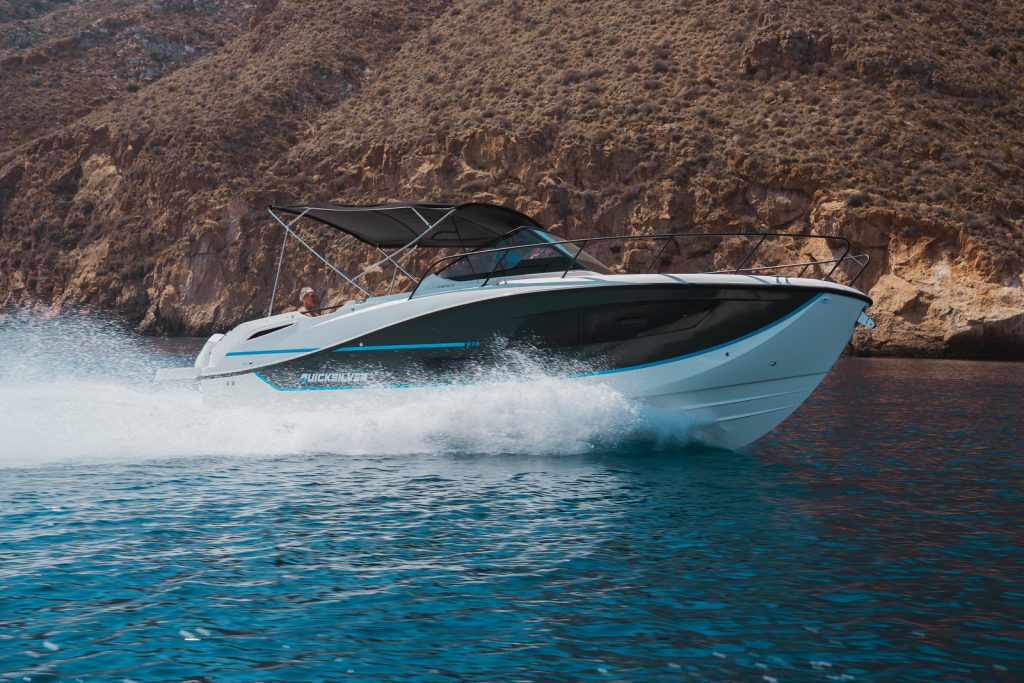 Quicksilver 875 Sundeck 2025 (7)
