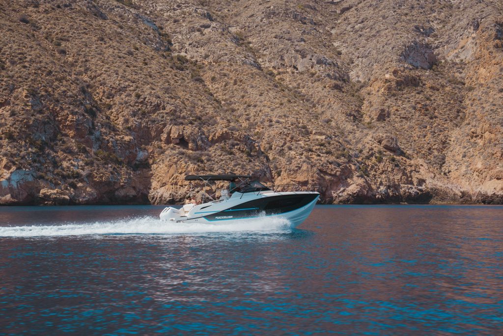 Quicksilver 875 Sundeck 2025 (9)