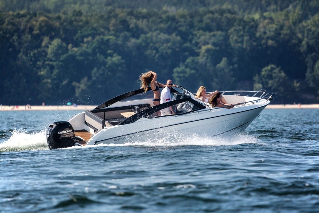 Parker 630 Bow Rider 02
