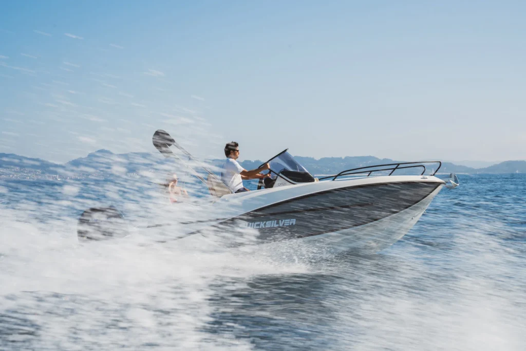 Quicksilver 625 Open111