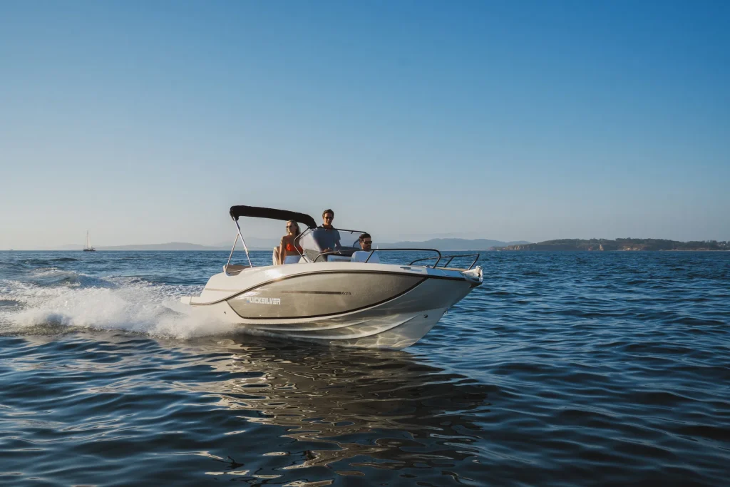 Quicksilver 625 Open121
