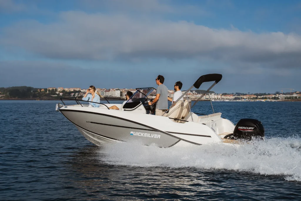 Quicksilver 625 Open73