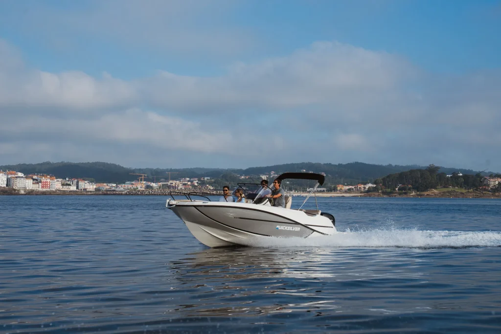 Quicksilver 625 Open74
