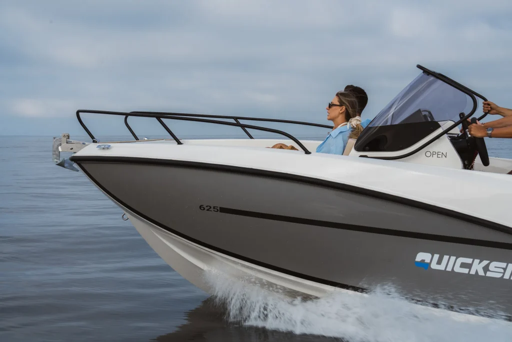 Quicksilver 625 Open77