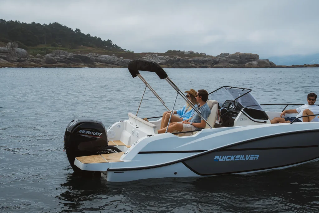 Quicksilver 625 Open82