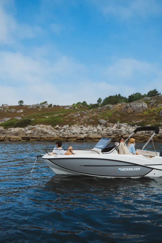 Quicksilver 625 Open84
