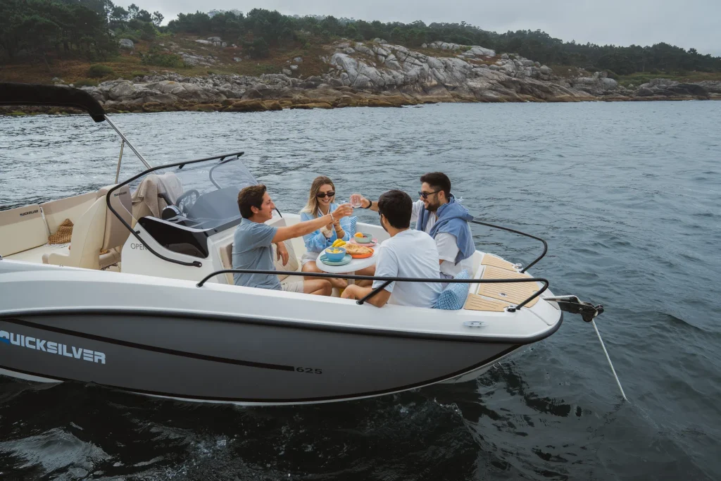 Quicksilver 625 Open89