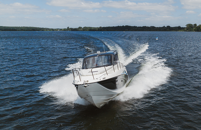Quicksilver 905 Weekend1