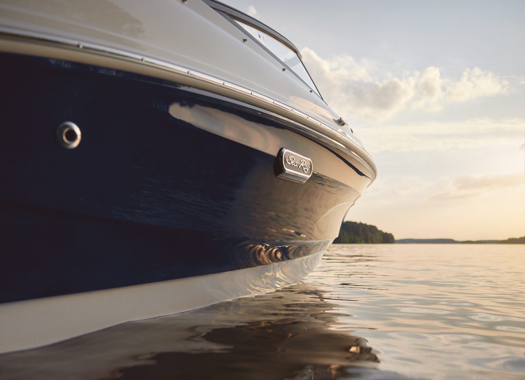 SPX 190 hull and badge detail at sunset