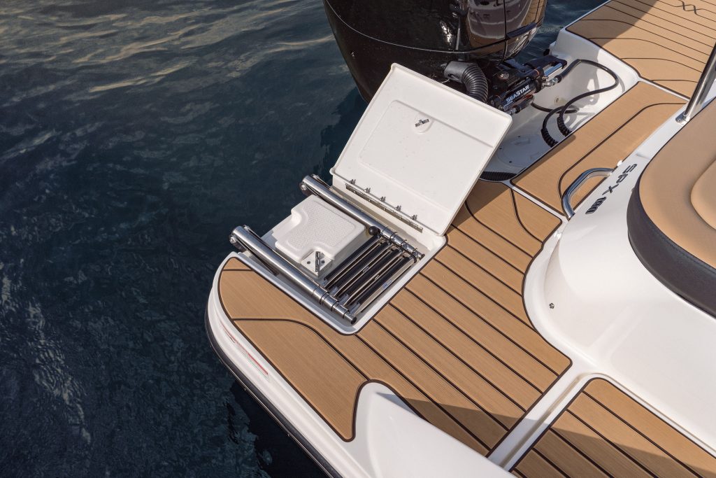 SPX 190 Outboard swim ladder