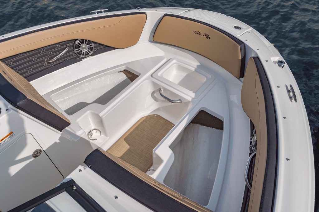 SPX 190 Outboard bow storage