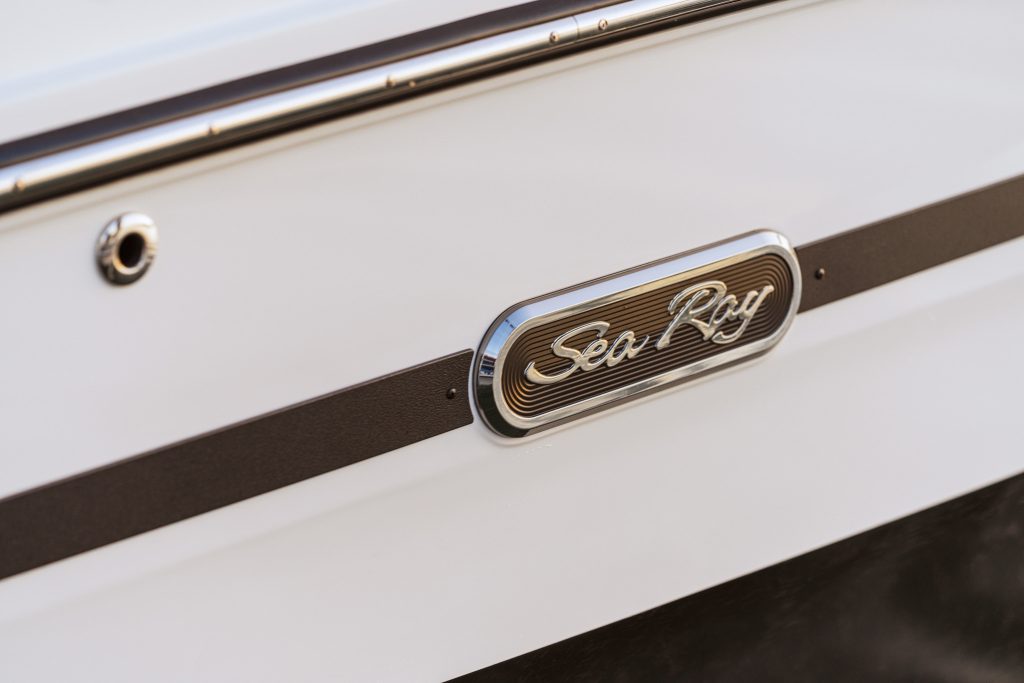 SDX 230 Surf hull and badge detail