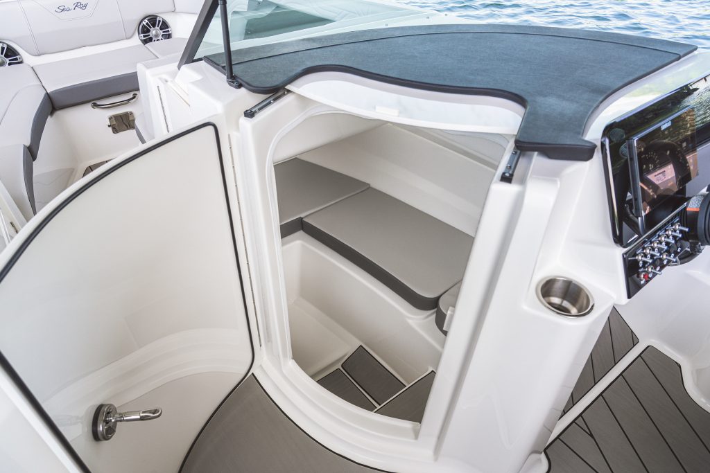 SDX 230 Surf starboard cockpit compartment