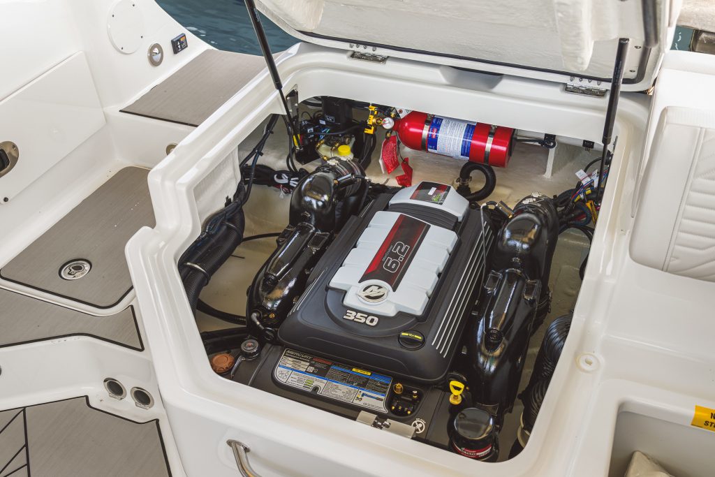 SDX 230 Surf engine compartment