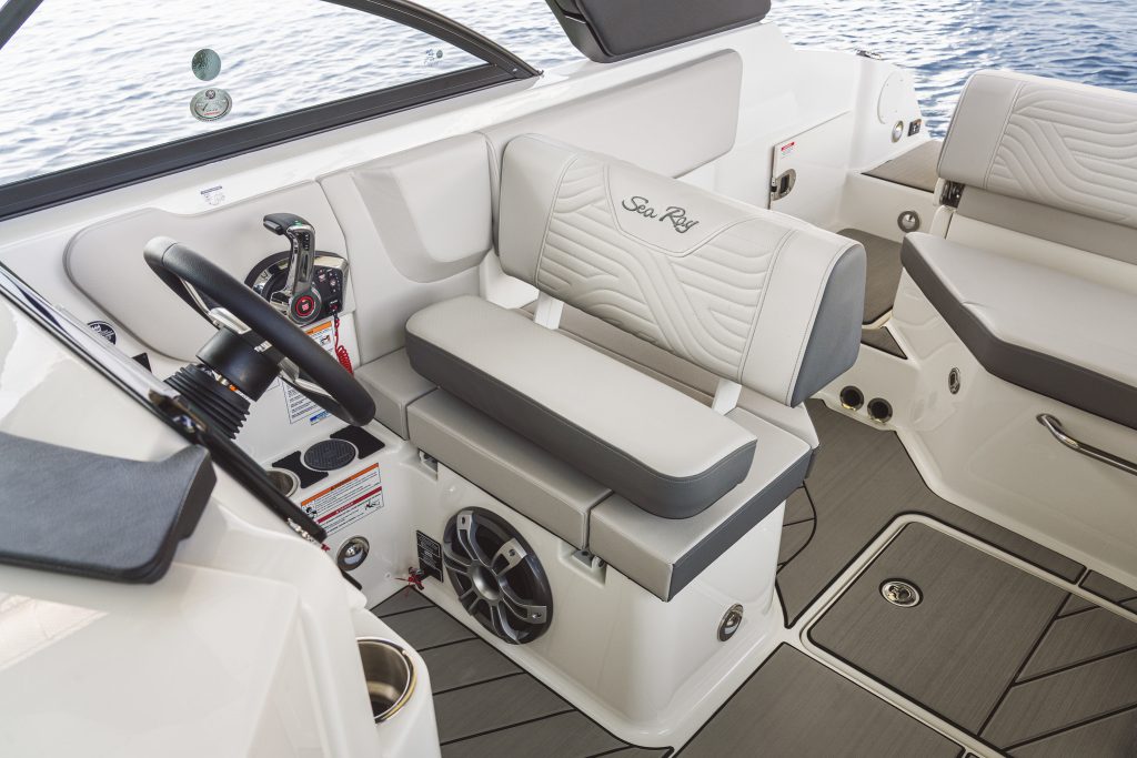 SDX 230 Surf helm seat with bolster up