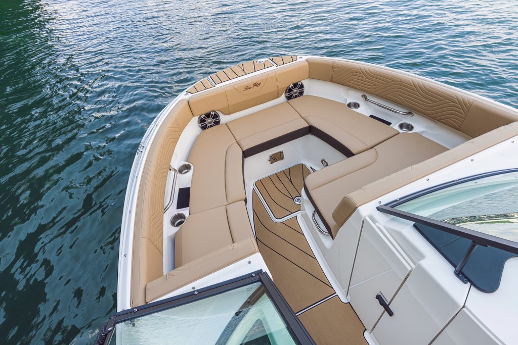 SDX 250 Surf bow seating