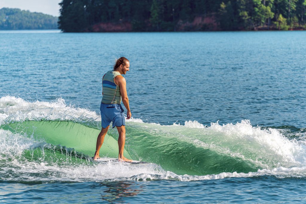 Man wakesurfing