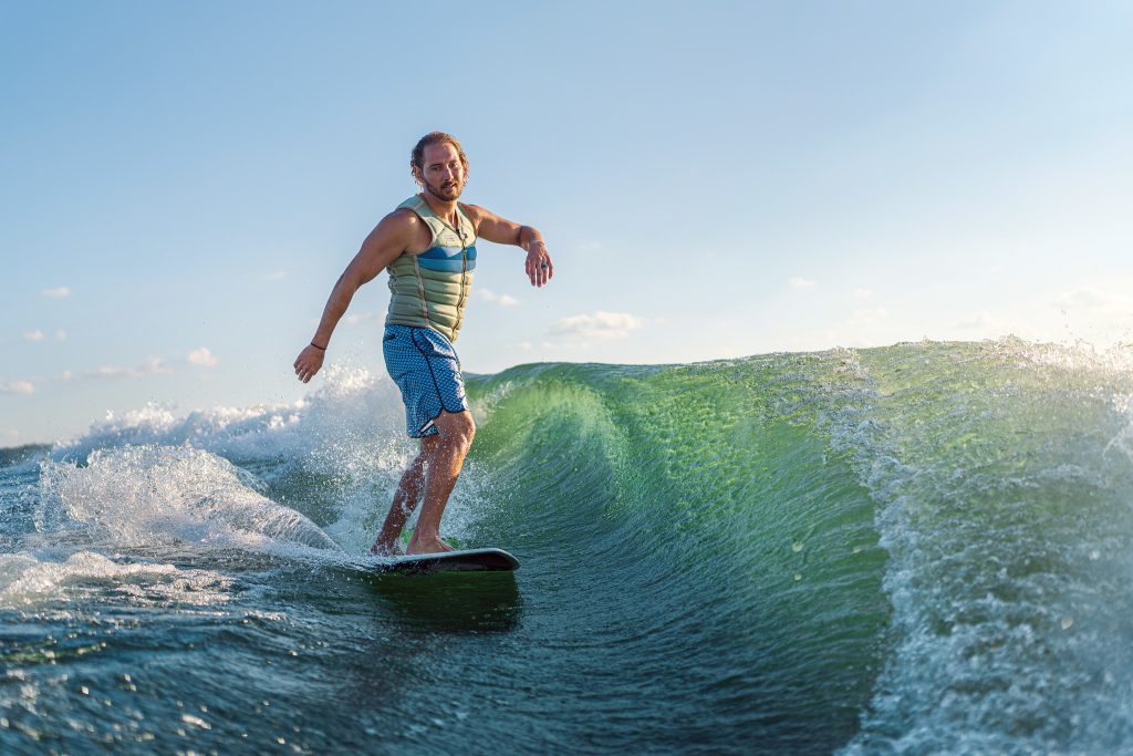 Man wakesurfing