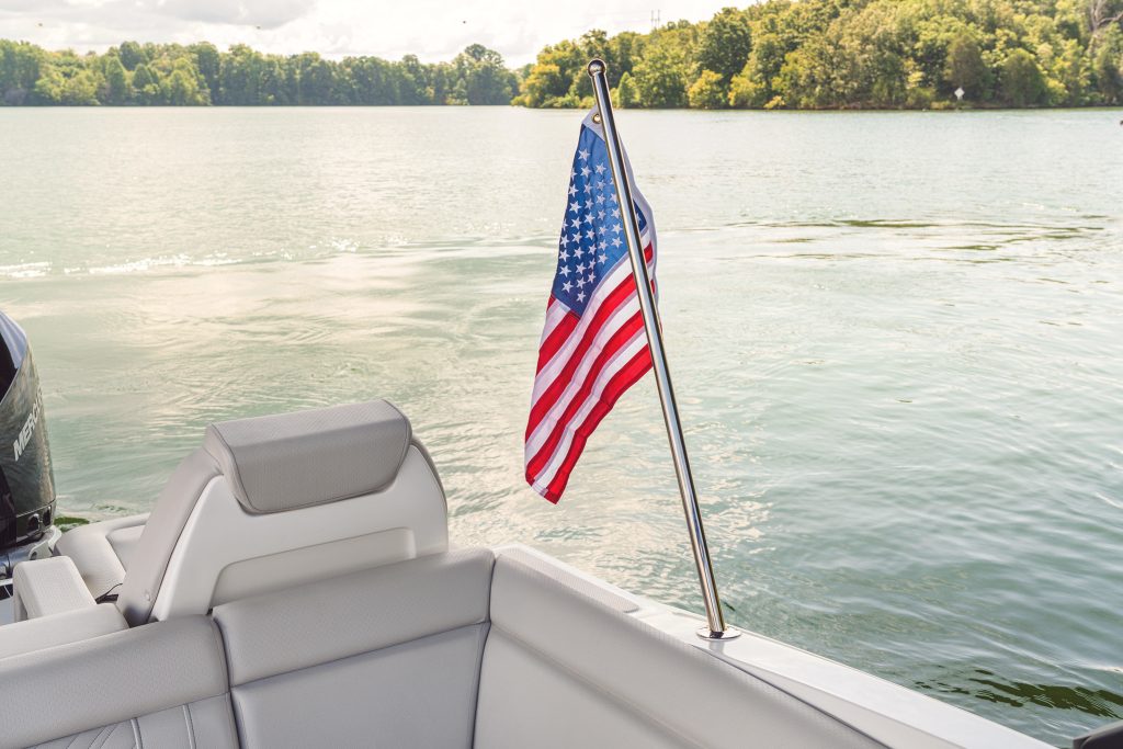 SDX 290 Outboard flagpole and U.S. flag