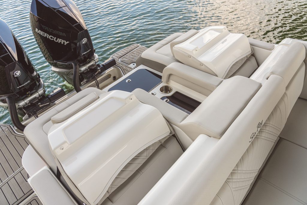 SDX 290 Outboard foldable transom loungers