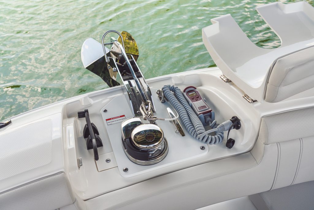 SDX 290 Outboard anchor and windlass
